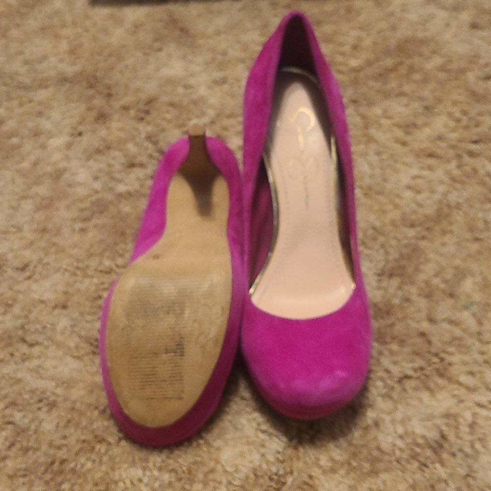 Heels - Picture 2 of 2